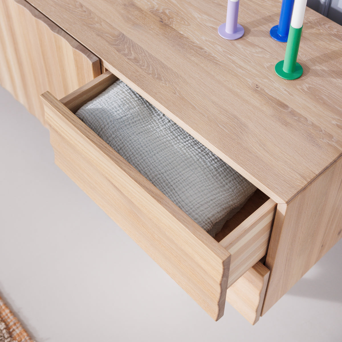 Sideboard mit weiß geölter Eiche