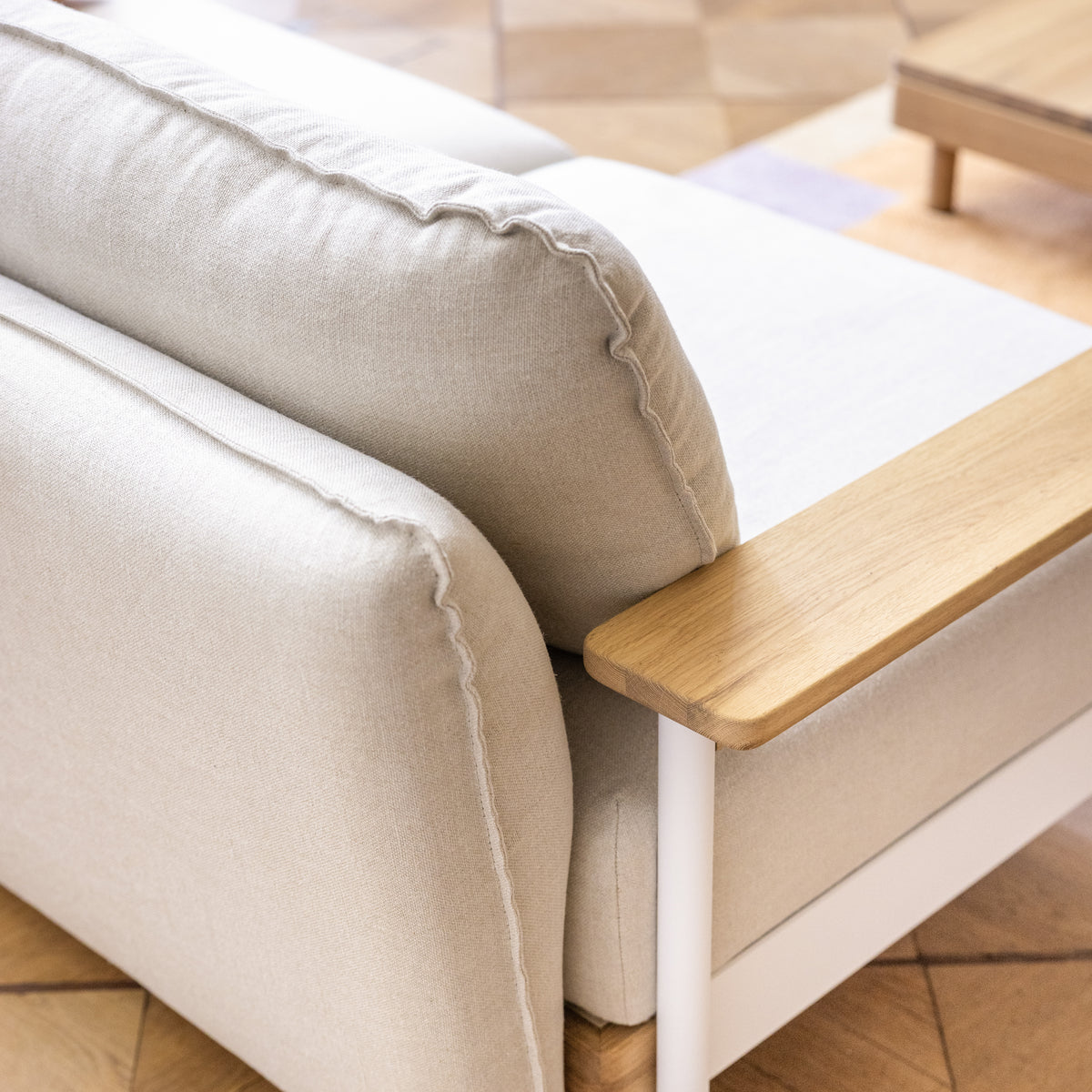 Stabiles modulares Sofa aus Metall und Eiche